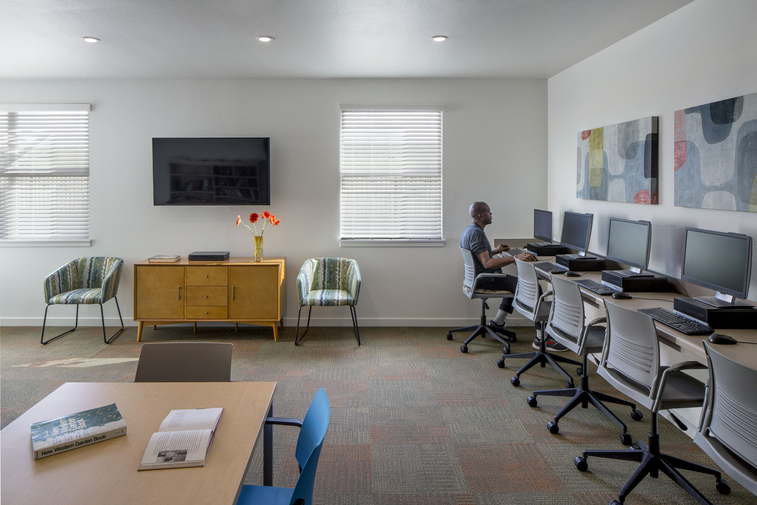 Computer lab at Tabora Gardens in Antioch, CA.