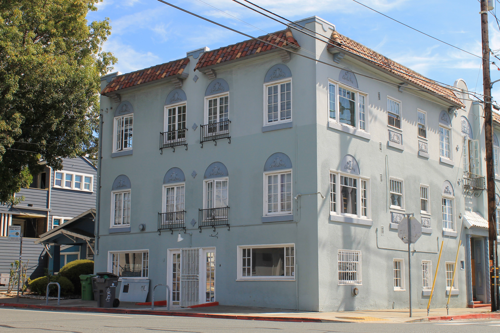 Alcatraz Apartments in Berkeley, CA