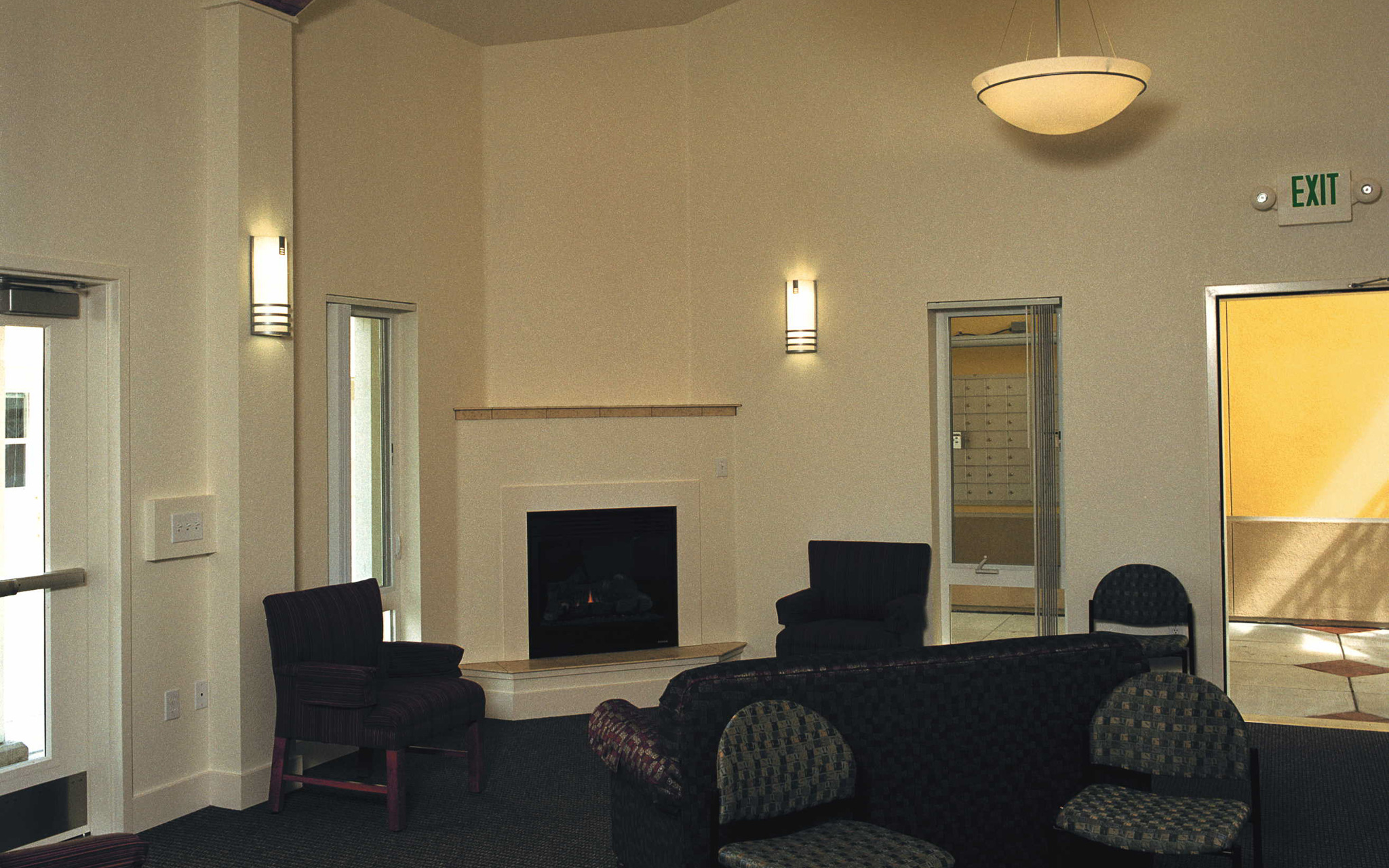 Living room at Fremont Oak Gardens in Fremont, CA