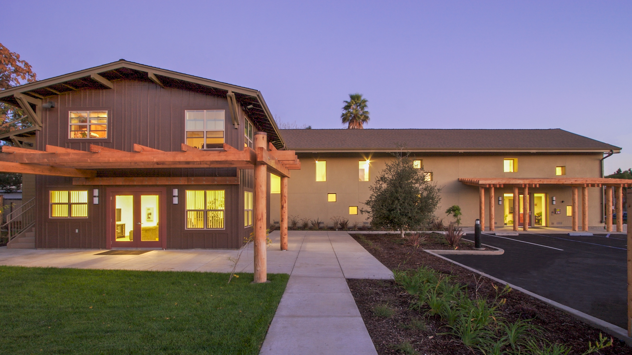Wide shot at sunset of Lincoln Oaks Apartments in Fremont, CA.