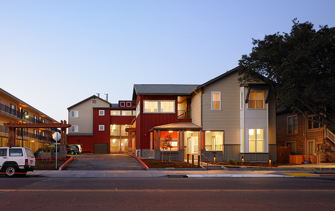 Dusk at Jack Capon Villa in Alameda, CA