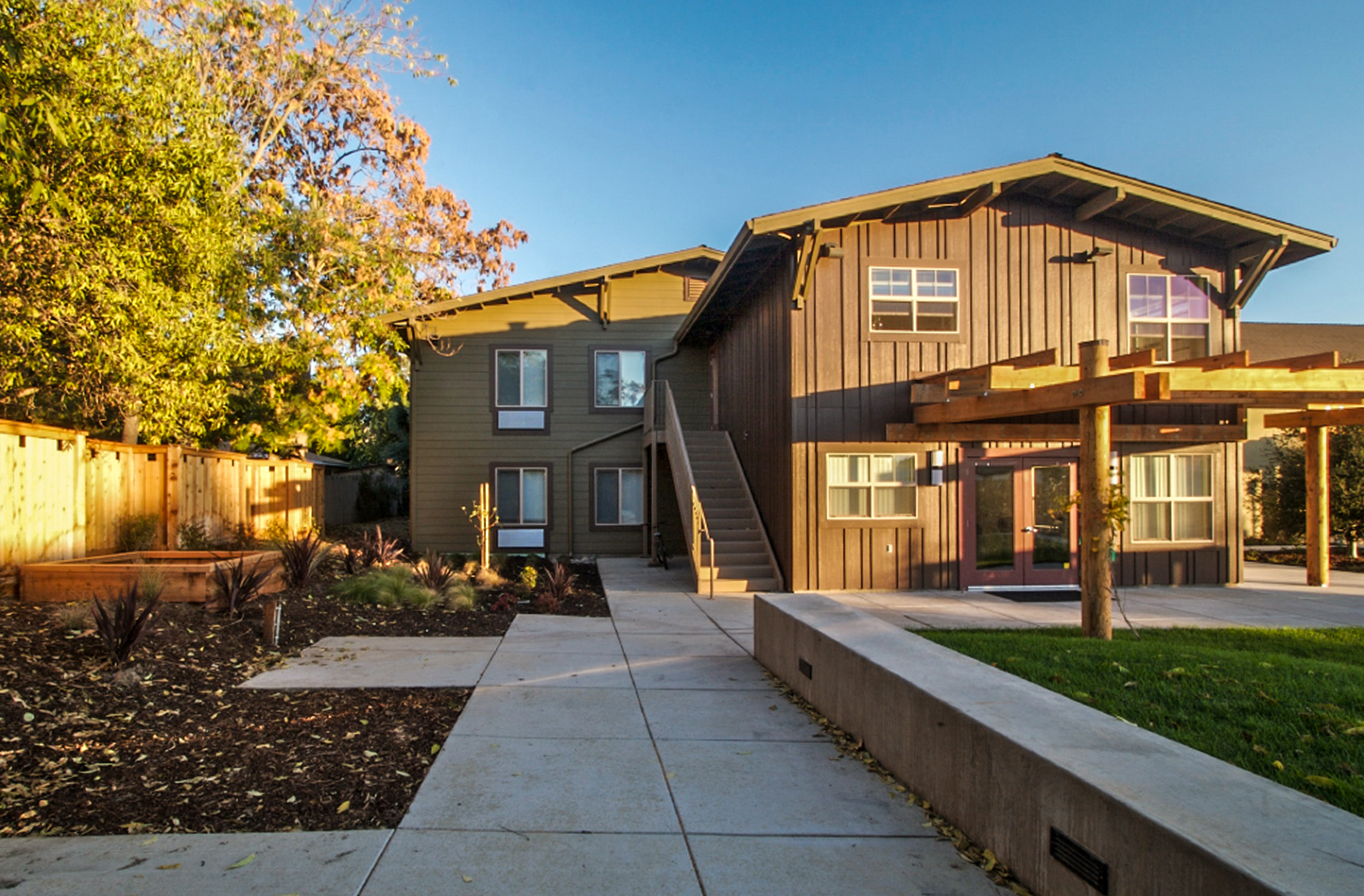 Yard view of Lincoln Oaks Apartments in Fremont, CA.
